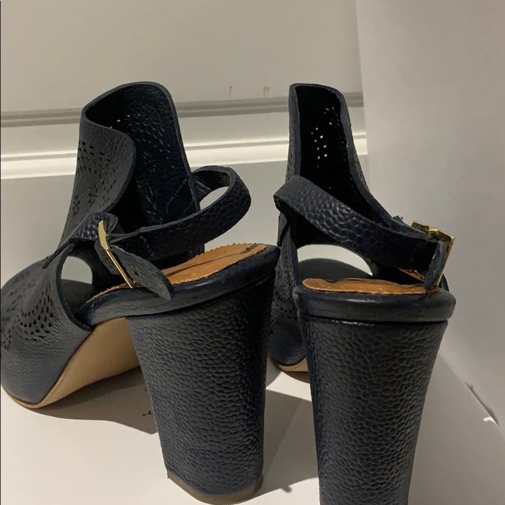 High heels - Picture 2 of 2